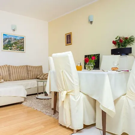 Modern White Peace Of Heaven Apartment